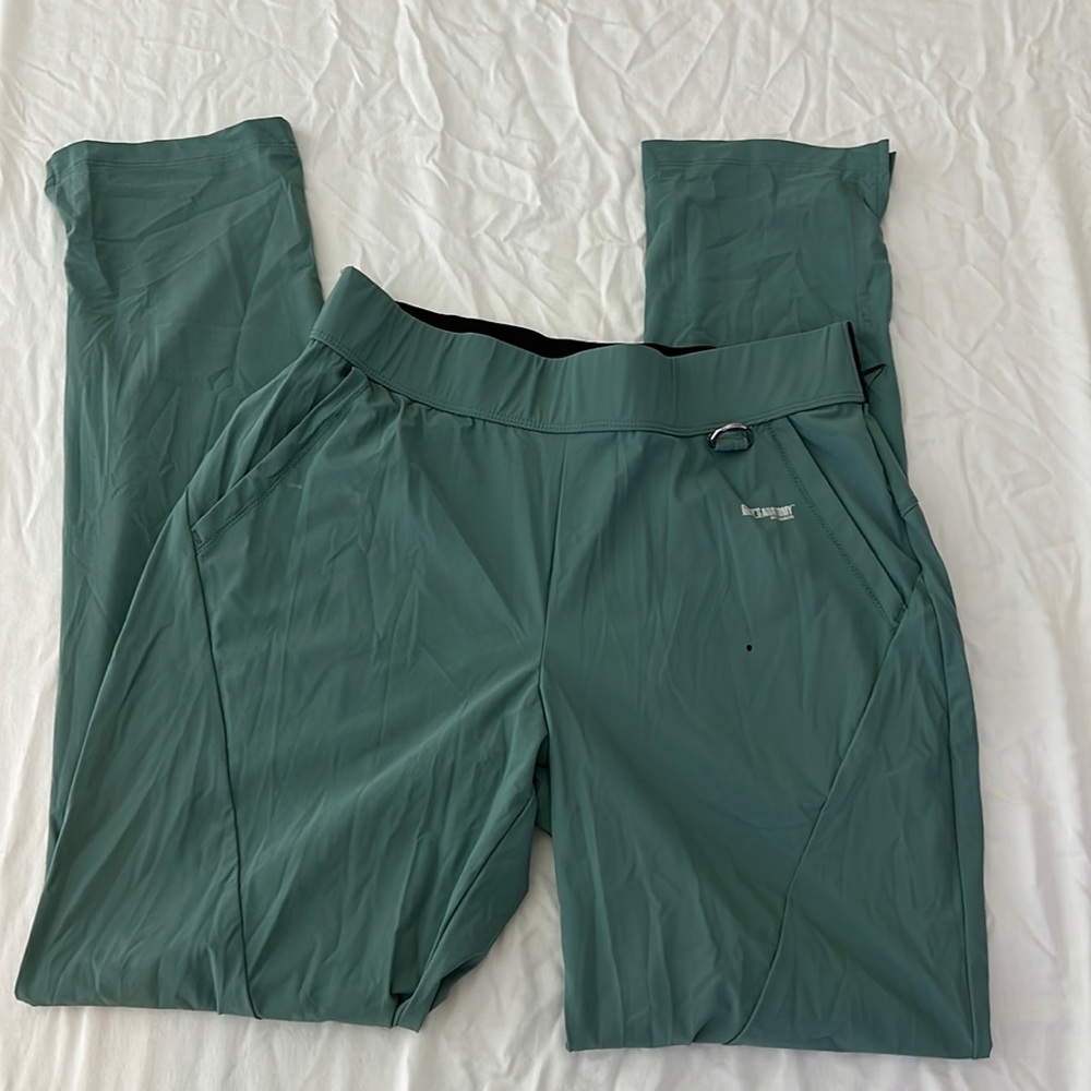 Barco edge scrubs